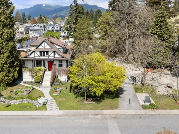 628 E 5th St, North Vancouver, BC V7L 1M7