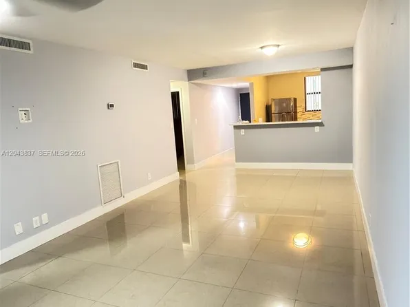 8441 Forest Hills Dr APT 202, Pompano Beach, FL 33065
