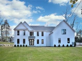 4 Coach Ln, Westport, CT 06880