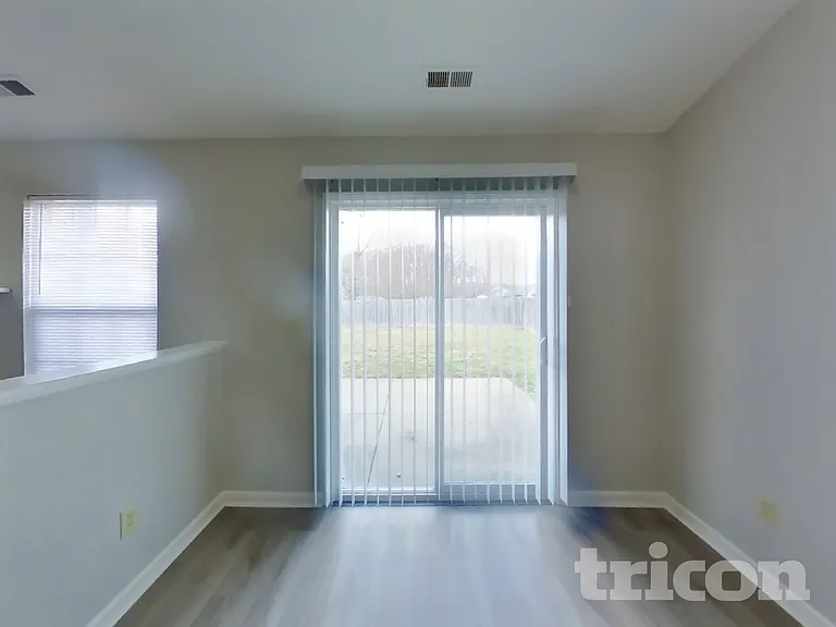 7260 Kidwell Dr — Photo 4