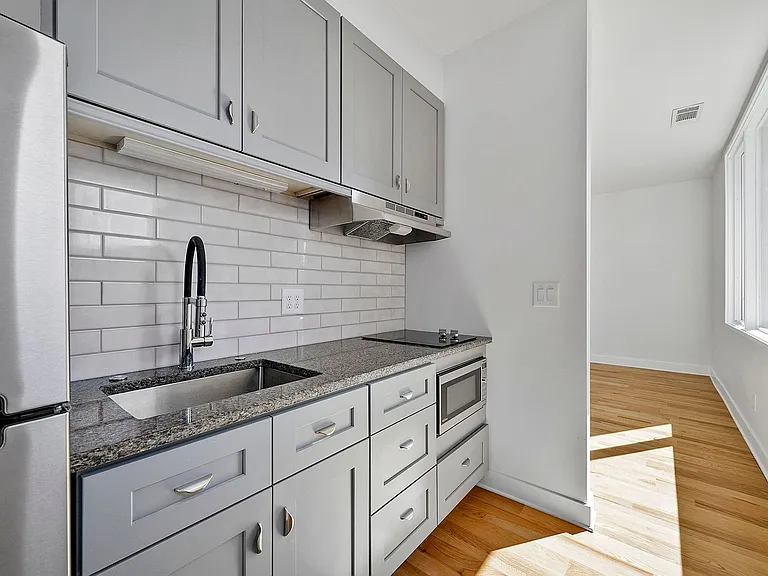 1322 Lafrance St NE #A — Photo 23