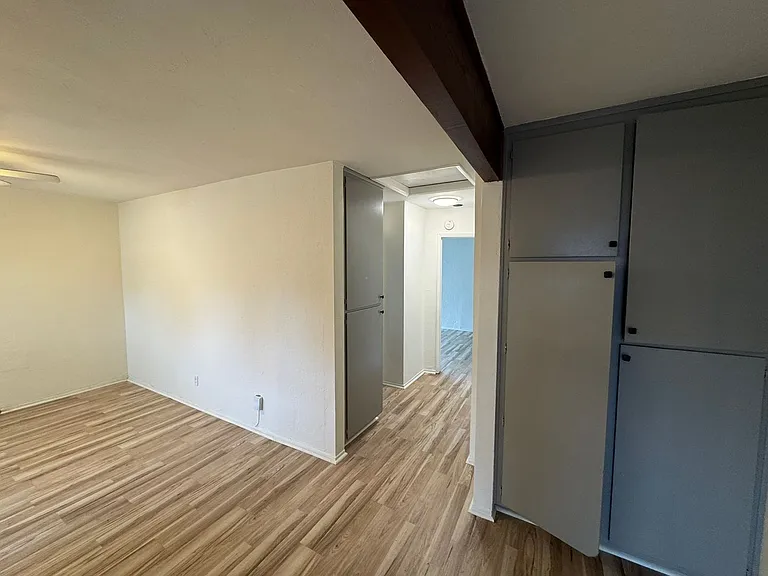 Manzanita Dr — Photo 5