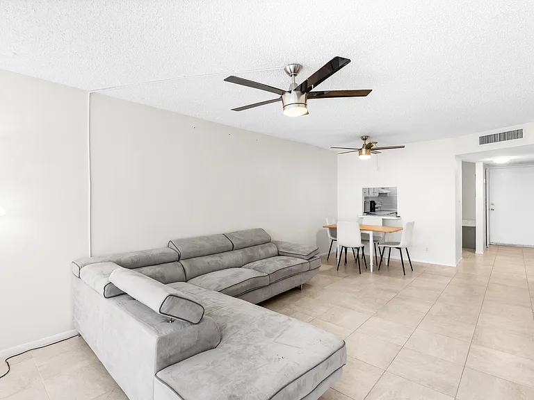 4501 NE 21st Ave #406 — Photo 15