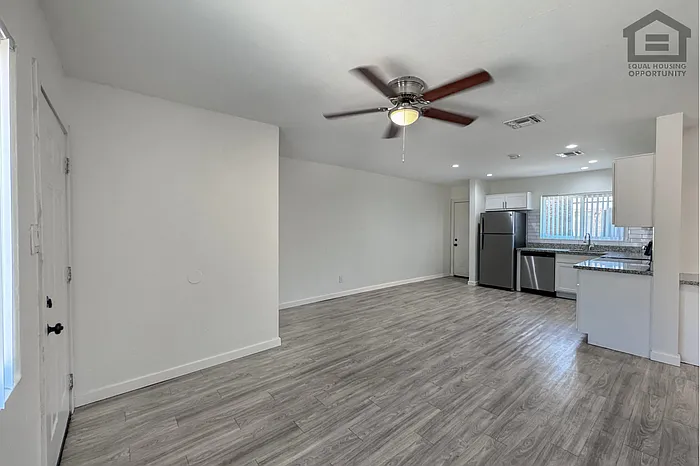 1342 E Willetta St #6 — Photo 10