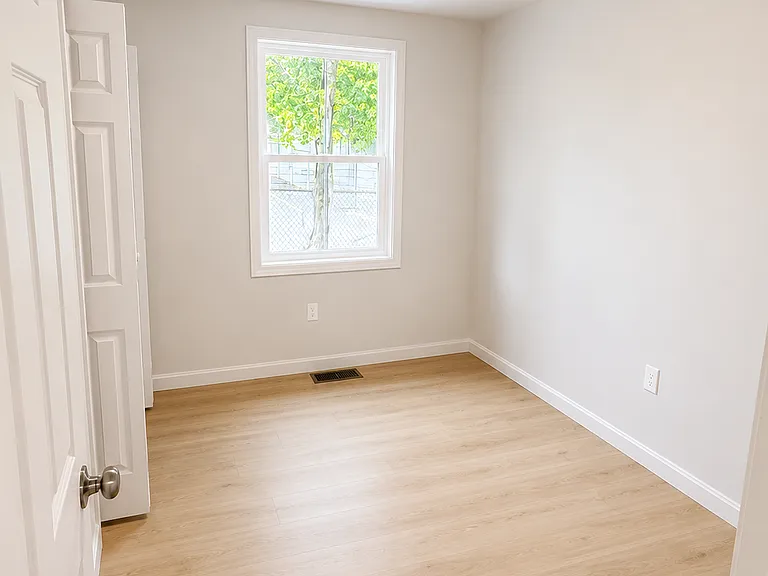 134 Florence St #1 — Photo 4
