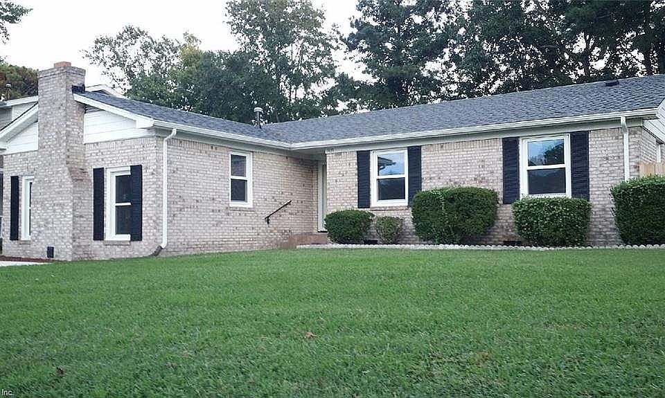 1st image of 1435 Lake Forest Dr
