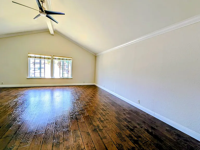 5517 E Edgemar Ave — Photo 32