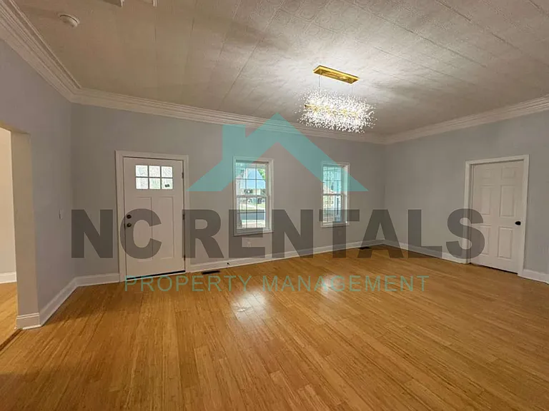 234 S Academy St — Photo 4