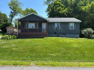 52 Hillcrest Ave, Randolph, ME 04346