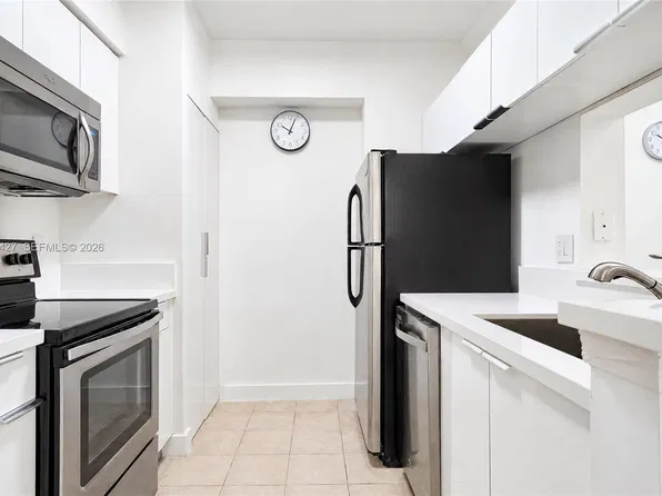 17150 N Bay Rd, Sunny Isles Beach, FL