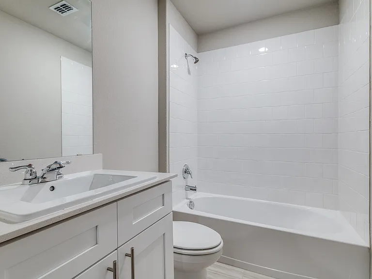 16408 Severn Ln — Photo 13