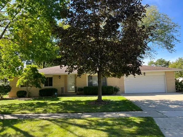 207 Illini Dr, Minooka, IL 60447