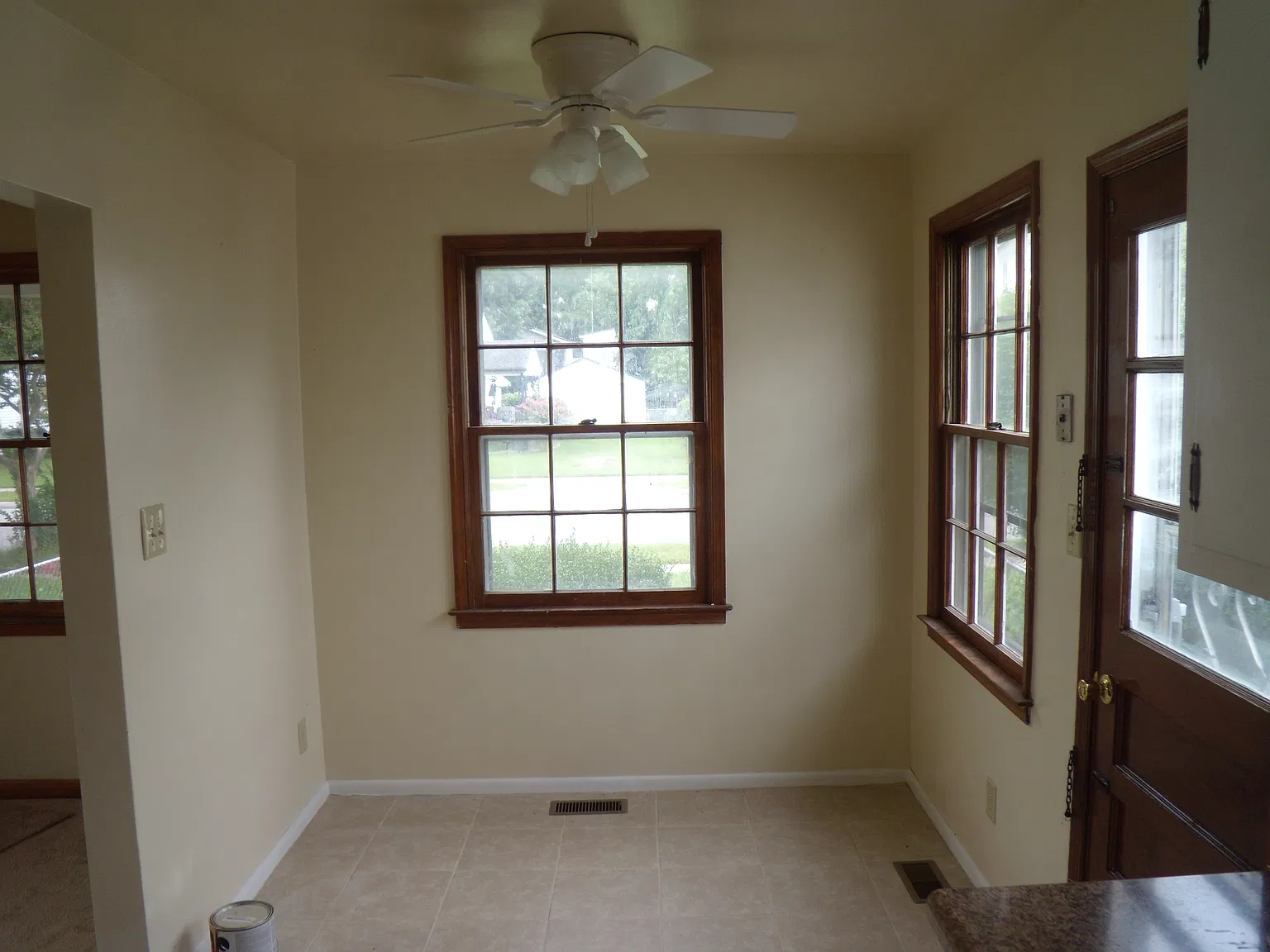3 bed, 1012 sqft, $1,550 — Photo 4