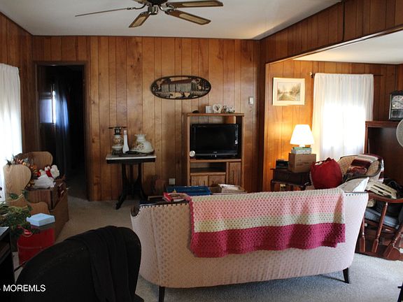 5th image of 22 Woodchuck Parkway
