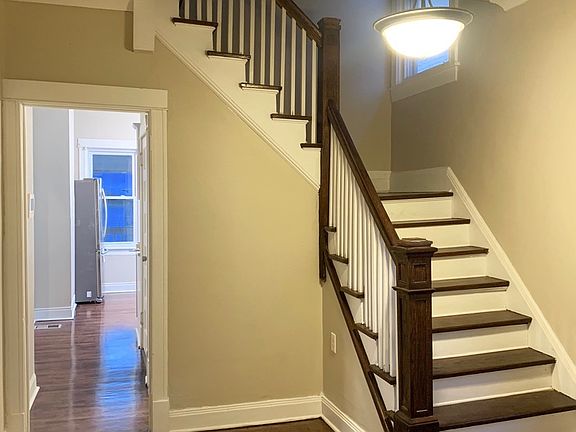 2nd image of 118 N Lorel Ave
