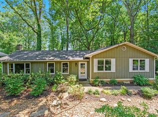 1040 Cherokee Trl, Woodstock, GA 30189