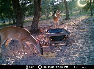 2096 Oakridge Rd, Weimar, TX 78962