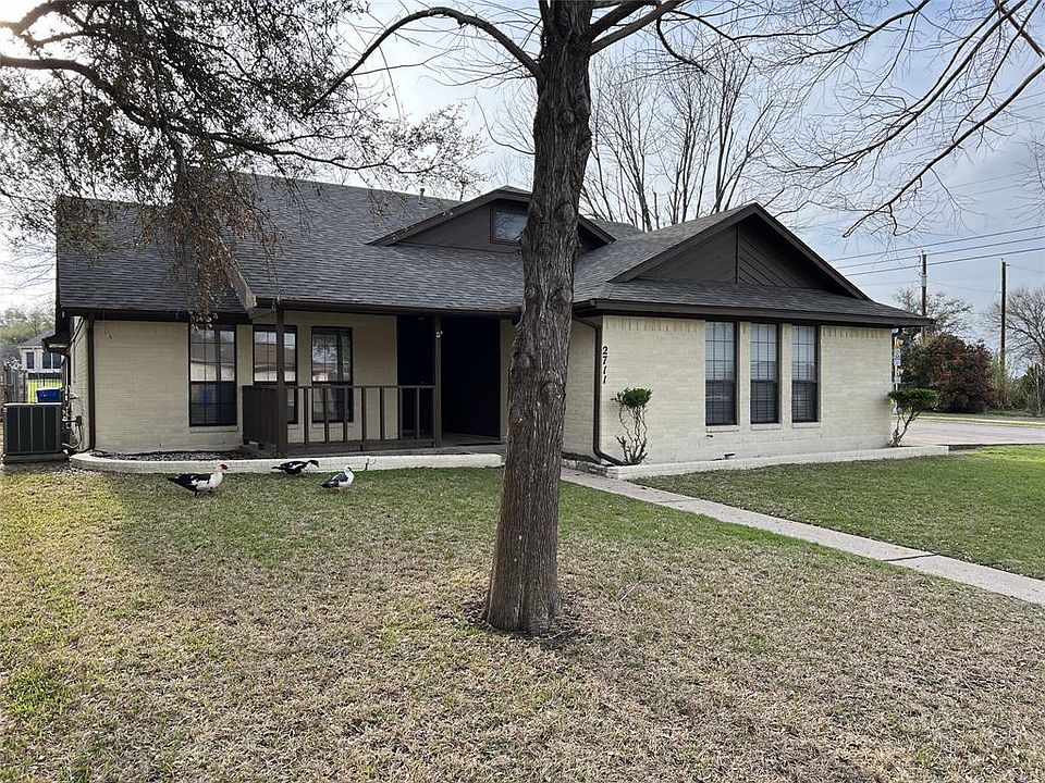 1st image of 2711 Kelly Dr