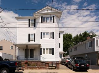 580-582 Hicks St, Fall River, MA 02724