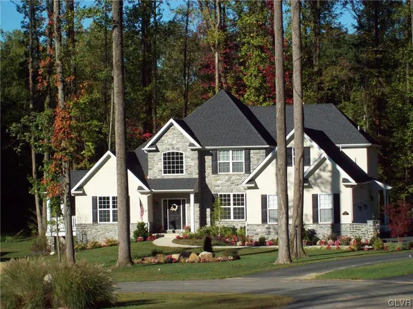 2625 Long Ridge Dr #11, Lower Saucon Township, PA 18055