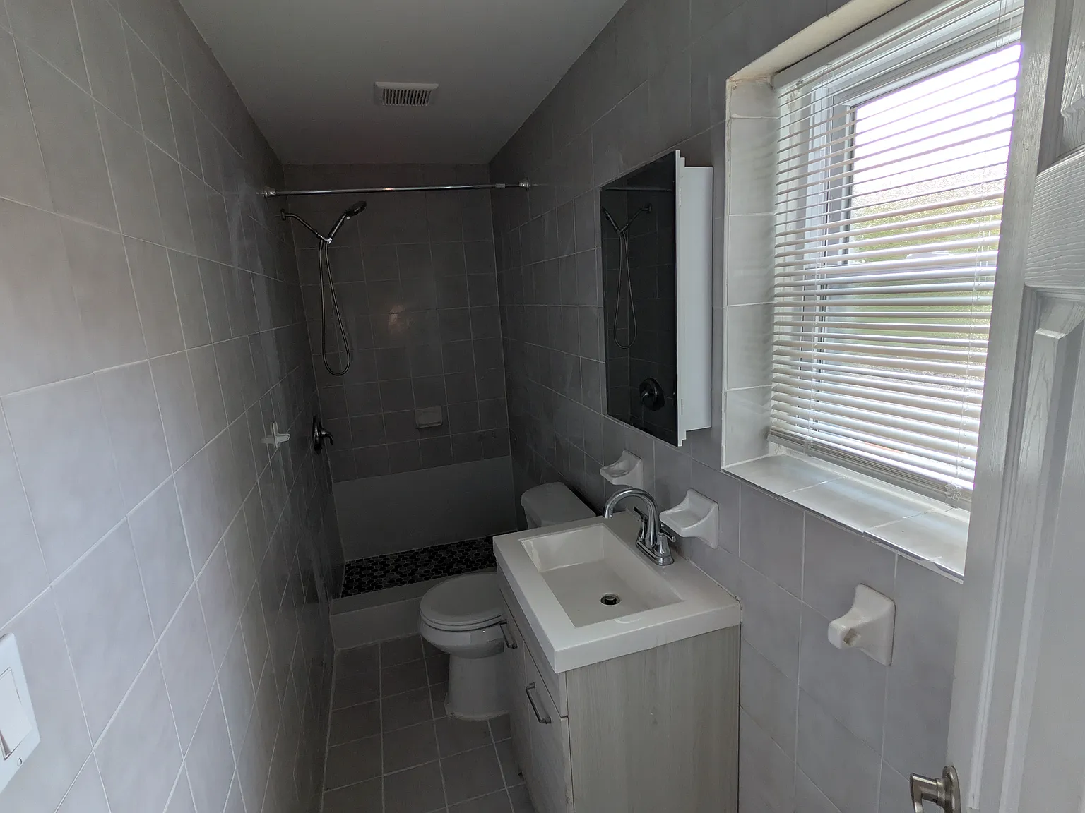2 bed, $2,600 — Photo 2