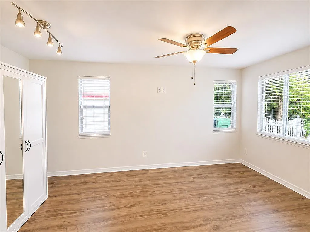 4 bed, 2.5 bath, 2093 sqft, $3,500 — Photo 3