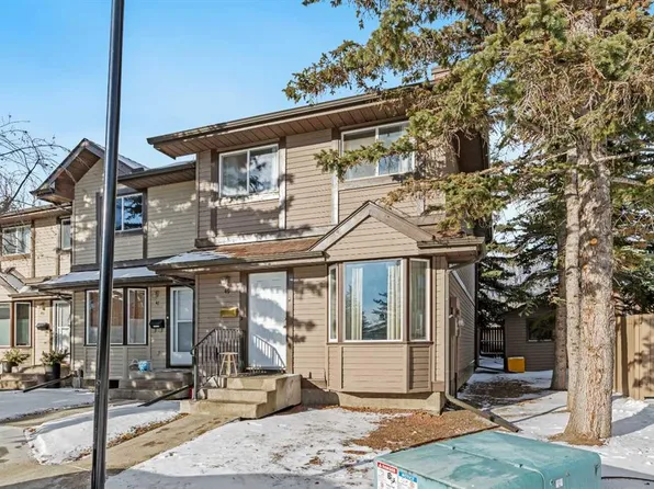 49 E Range Gdns NW, Calgary, AB T3G 2H1