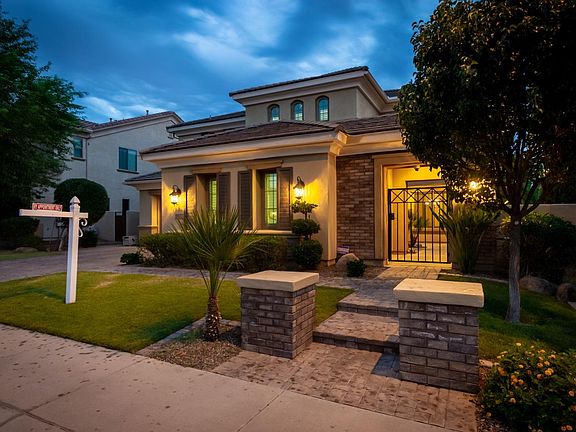 2nd image of 271 W New Dawn Dr