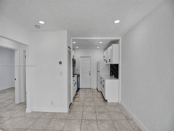 5th image of 708 N 20th Ct #2