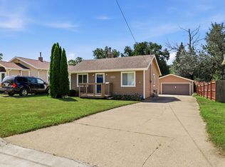 1322 Bundy St, Des Moines, IA 50315