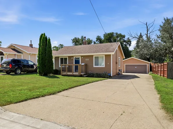 1322 Bundy St, Des Moines, IA 50315