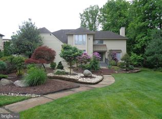 2 Southwood Dr, Cherry Hill, NJ 08003