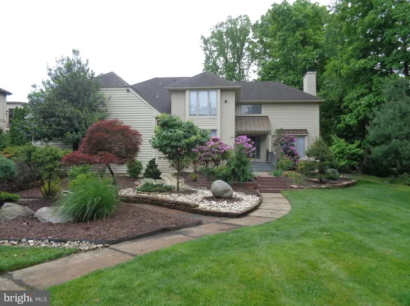 2 Southwood Dr, Cherry Hill, NJ 08003