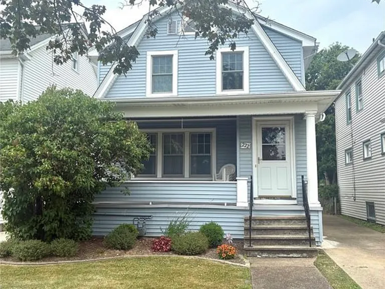 222 McKinley Ave — Photo 1
