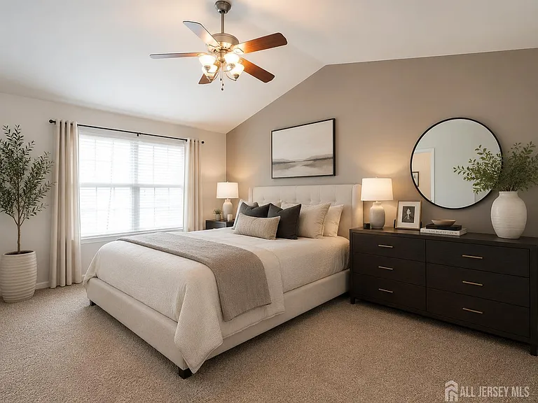 704 Dahlia Cir — Photo 14