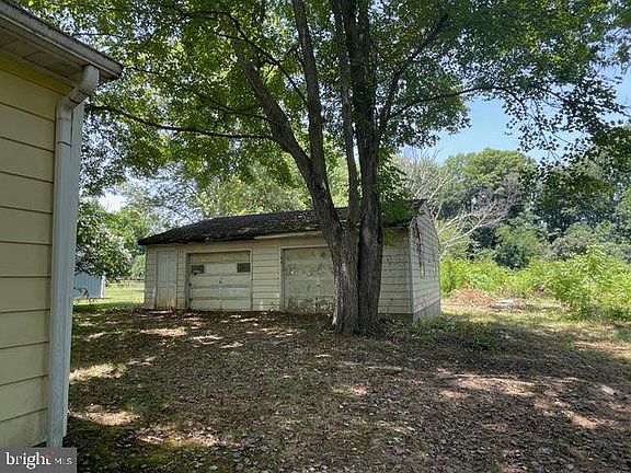 2nd image of 518 Arrington Rd