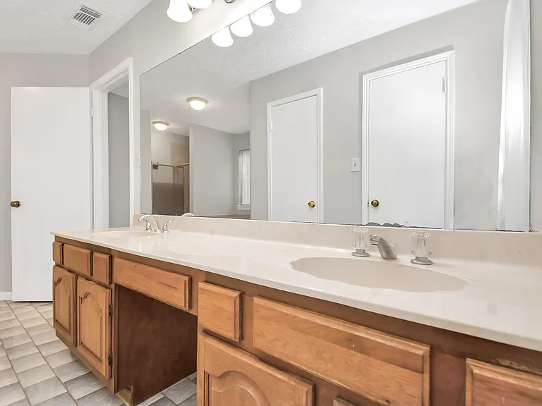 14810 Cypress Ridge Dr — Photo 15