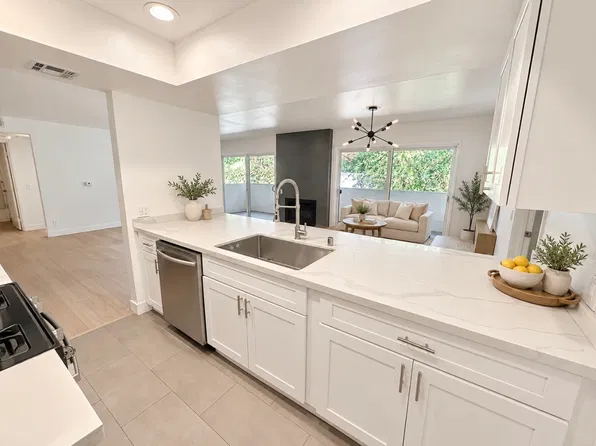 3420 Barham Blvd #6, Los Angeles, CA 90068