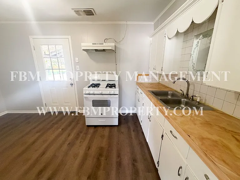 900 E 6th Ave #2 — Photo 4