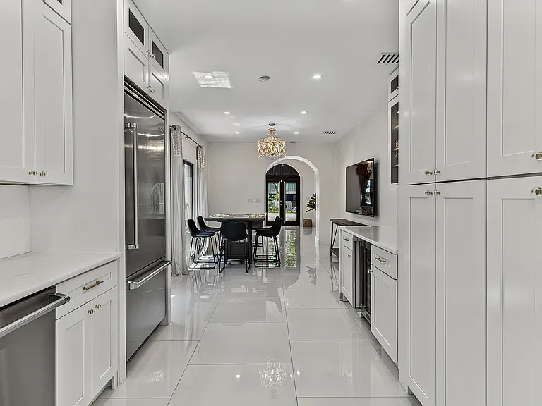 1010 N Rio Vista Blvd — Photo 11