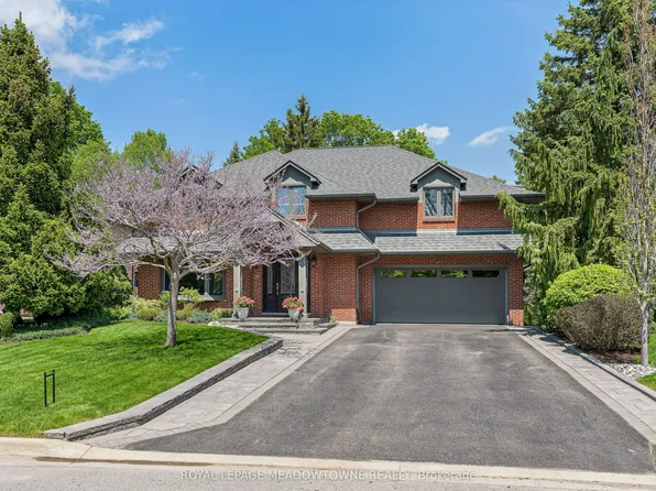 33 Heslop Ct, Halton Hills, ON L7G 4Z8