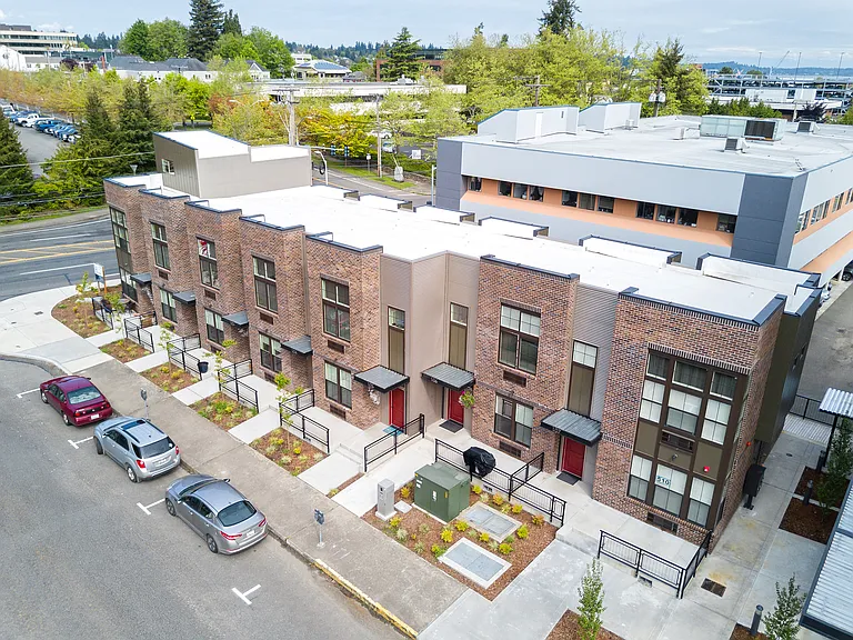 Campus Lofts — Photo 9