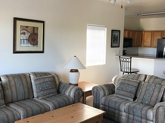 4th image of 805 S Sycamore St #235