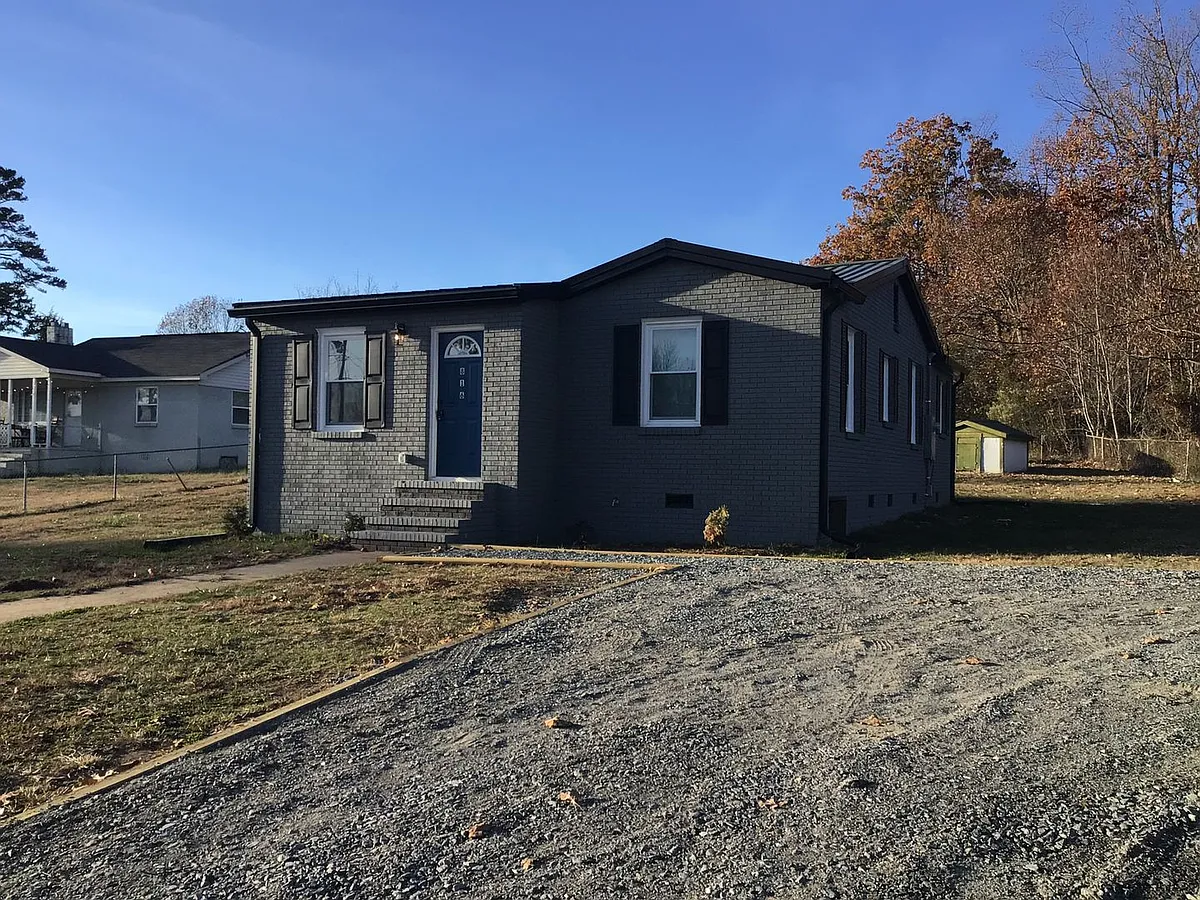 Building Photo - 816 Margrace Rd