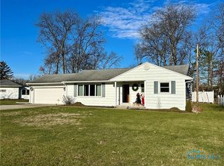 12 Deville Dr, Defiance, OH 43512