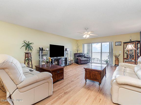 3rd image of 7008 Sevilla Ct Unit 203