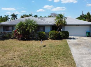 1905 Viscaya Pkwy, Cape Coral, FL 33990