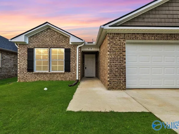 418 Kensington Ln, Rainbow City, AL 35906