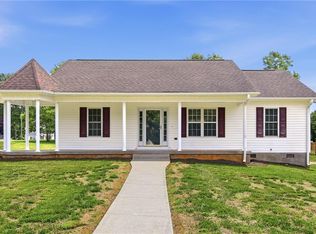 108 McCleskey Dr, Yadkinville, NC 27055