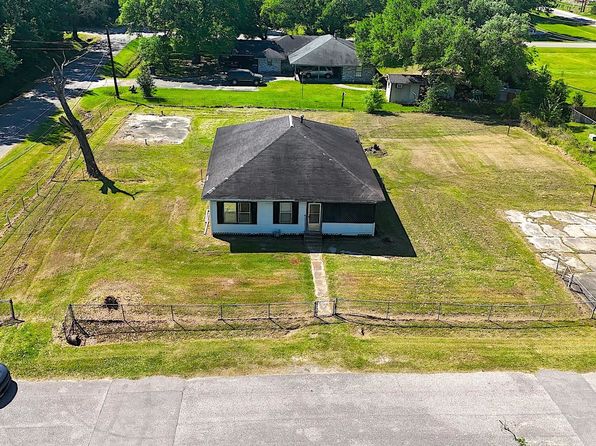 270 S 9th St, Silsbee, TX 77656